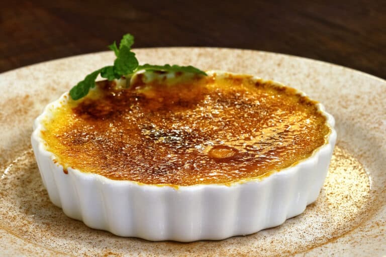Simple Crème Brûlée Dessert