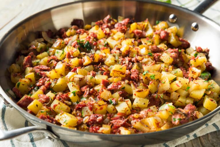 DELUXE CORNED BEEF HASH