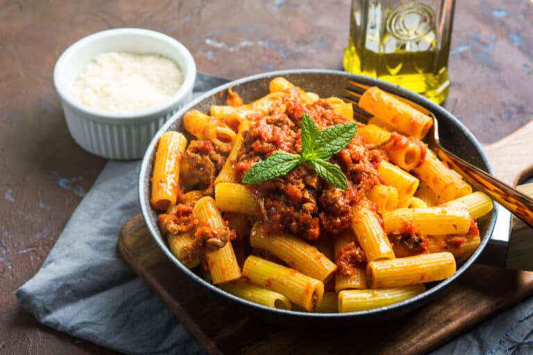 TOMATO RIGATONI PASTA