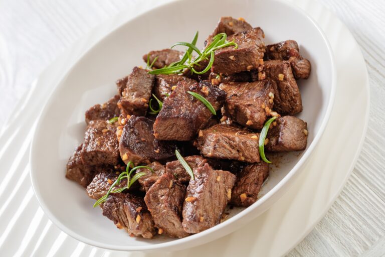 GARLIC BUTTER STEAK BITES