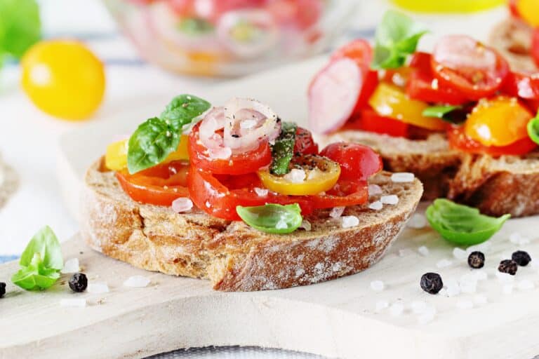 BRUSCHETTA WITH SHALLOTS